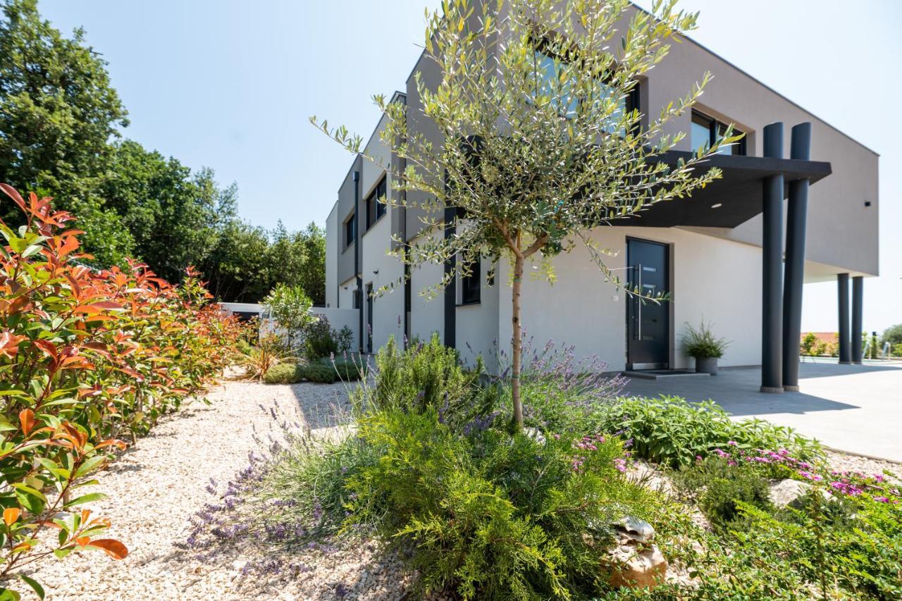 Luxus Villen Monteneto ซัมบราทิยา ภายนอก รูปภาพ